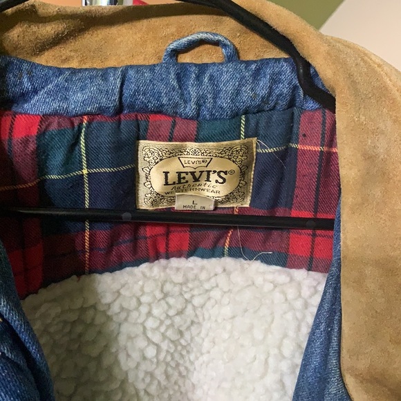 Vintage Levi’s denim jacket - Picture 2 of 4